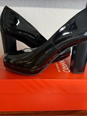 SKYPRO Size 6 Patent Black Block Heel Pumps - Women Shoes